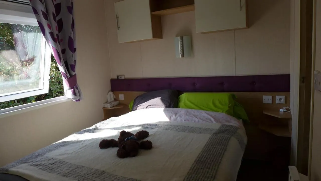 Hotel Lacs de Courtès à Estang France