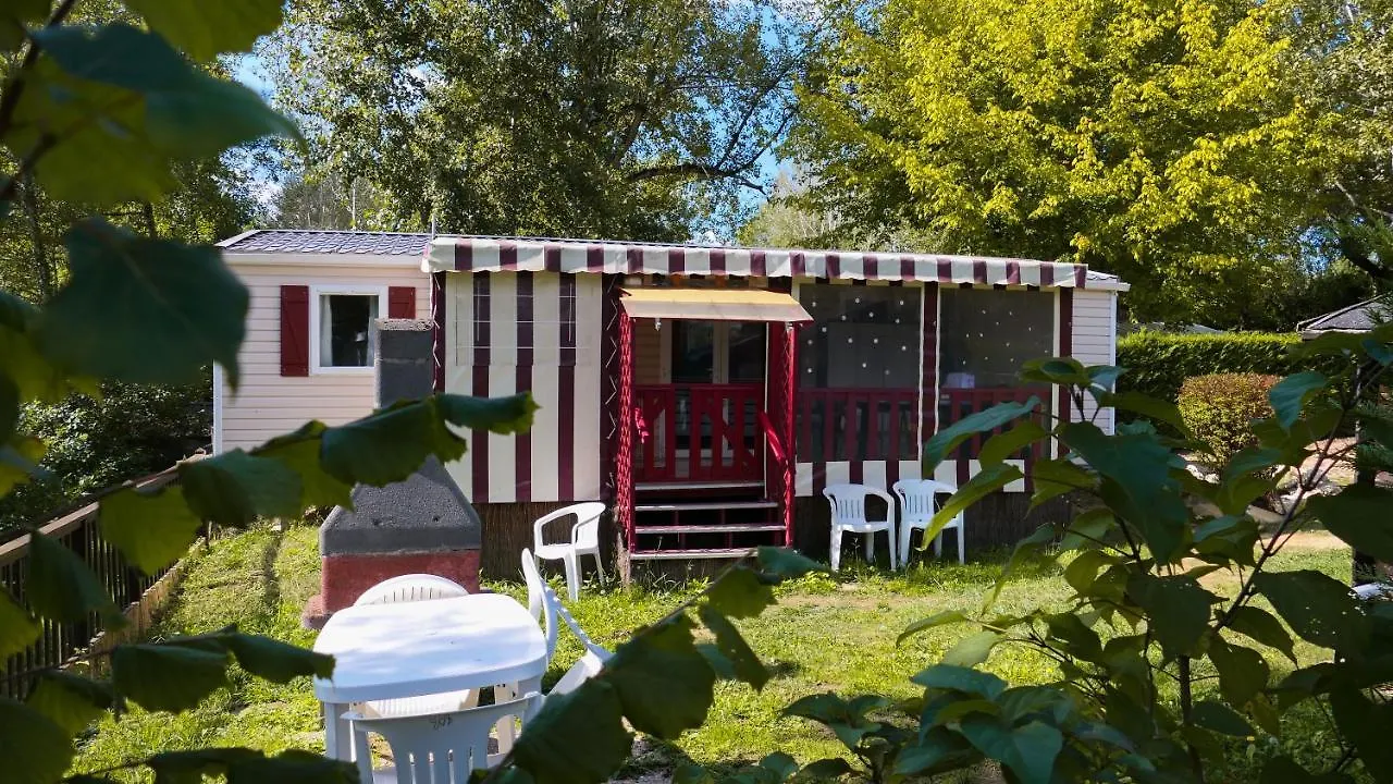 Hotel Lacs de Courtès à Estang